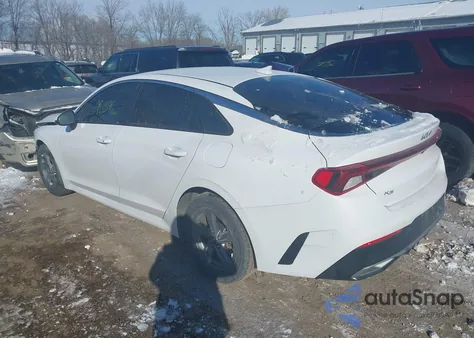 2022 Kia K5 Lxs z USA, uszkodzony, nr VIN 5XXG14J28NG112019